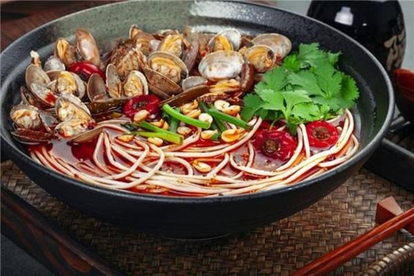 花甲米线黄焖鸡米饭